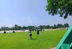 青少年參加暑期拓展夏令營(yíng)，可以促進(jìn)身心健康成長(zhǎng)