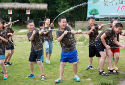 國(guó)內(nèi)拓展夏令營(yíng)幫助孩子多方面成長(zhǎng)