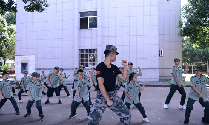 軍事拓展夏令營哪家好