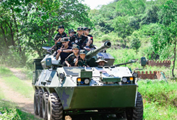 裝甲車(chē)體驗(yàn)