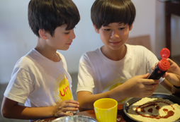 參加7歲女孩藝術夏令營變身最美小公主!