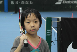  完善的安保措施保障孩子在網(wǎng)球夏令營安全