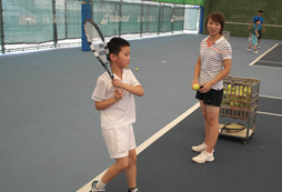 網(wǎng)球夏令營見證孩子的成長