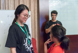 參加萬(wàn)寧青少年口才夏令營(yíng)喚醒孩子心中的巨人