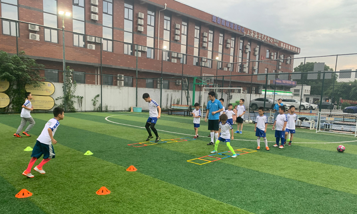 威海體育夏令營優(yōu)勢有哪些