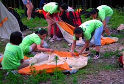 <strong>參加暑期文化夏令營(yíng)體驗(yàn)生活感悟人生</strong>