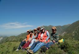 有前往大山深處進(jìn)行文化探索的夏令營(yíng)嗎？