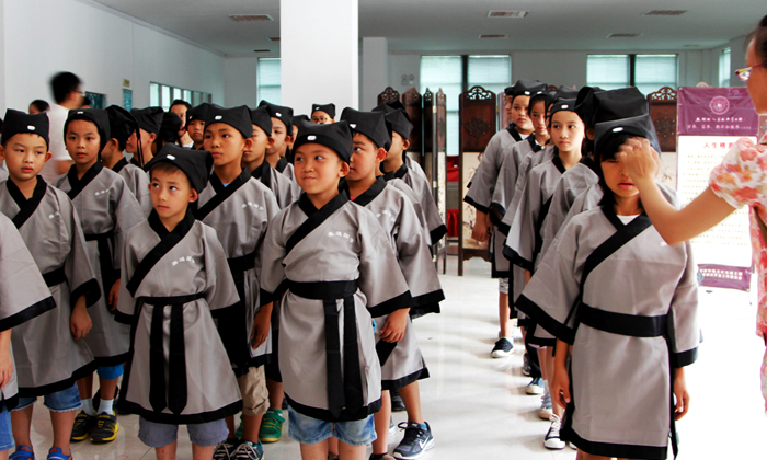 適合小學(xué)生參加暑期文化訓(xùn)練營(yíng).jpg