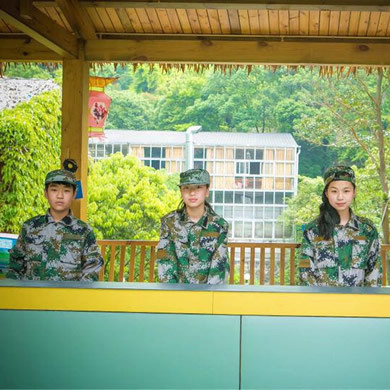 溫州軍事夏令營(yíng)帶你體驗(yàn)特警的生活