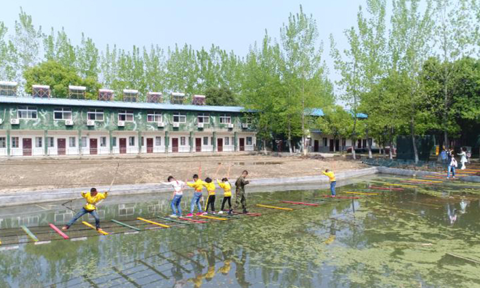 夏令營是青少年成長道路上的良藥