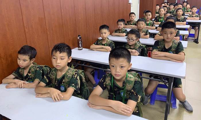 認(rèn)真聽講學(xué)習(xí)