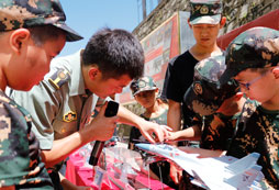 一起制作飛機(jī)模型