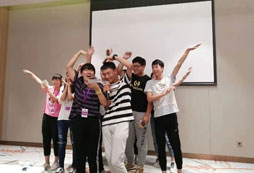 講臺(tái)上放肆嗨