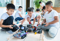 科技夏令營先進(jìn)的教育理念激發(fā)孩子的動(dòng)手能力