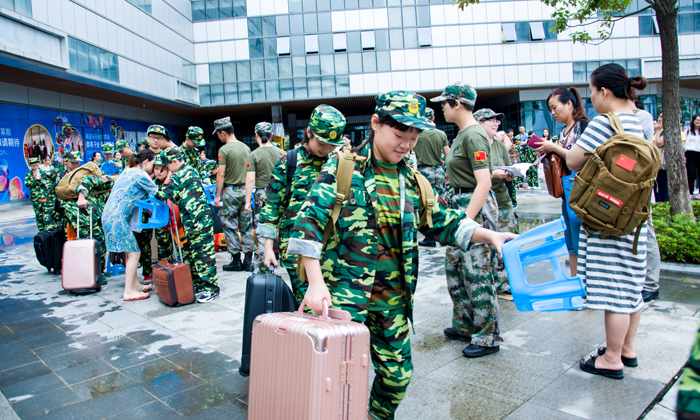 武漢軍訓(xùn)夏令營(yíng)