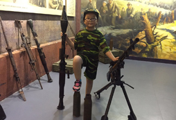 參加武漢軍事夏令營(yíng)讓青春攜夢(mèng)想展翅翱翔