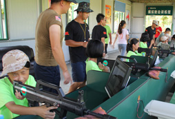 參加武漢特種兵夏令營(yíng)圓自己一個(gè)英雄夢(mèng)!