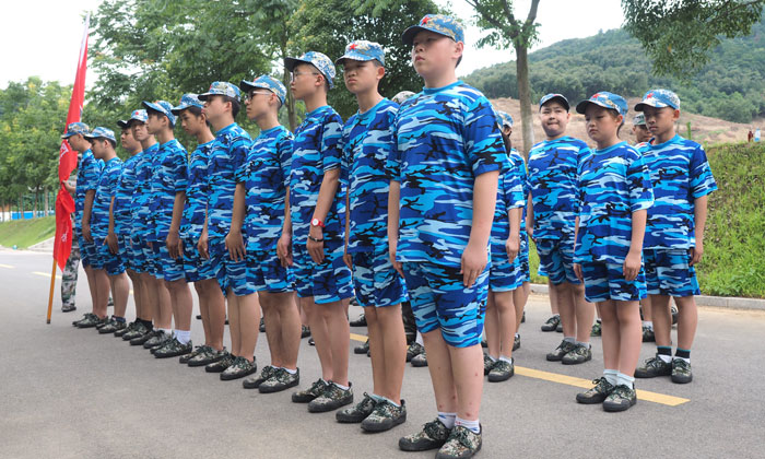 武漢軍事夏令營(yíng)