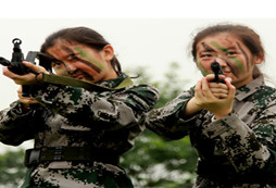 <strong>參加武漢青少年軍事夏令營收獲精彩成長</strong>