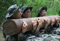 武漢黃陂區(qū)軍事夏令營讓孩子從體驗中學(xué)習(xí)