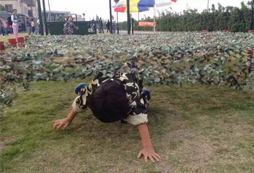 武漢軍事夏令營讓孩子克服心理情性