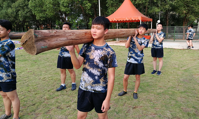 哪有軍旅夏令營