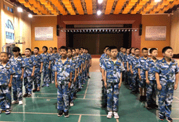 武漢有哪些14天的軍事夏令營課程？