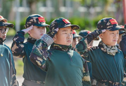 烏魯木齊軍事夏令營培養(yǎng)孩子良好生活習(xí)慣