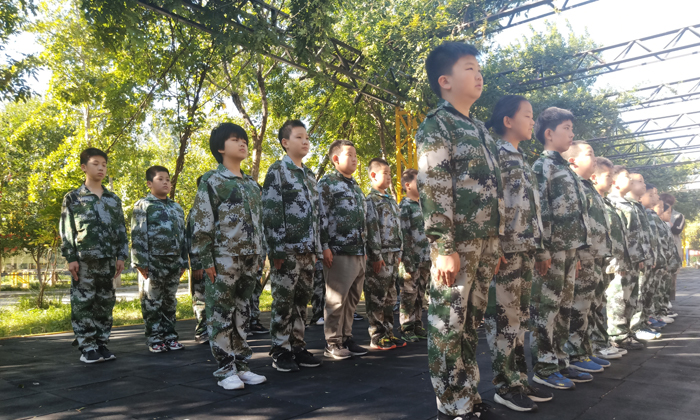 筆直的站軍姿.jpg