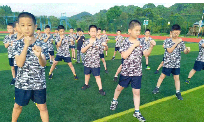 無(wú)錫有哪些實(shí)惠的軍事夏令營(yíng)