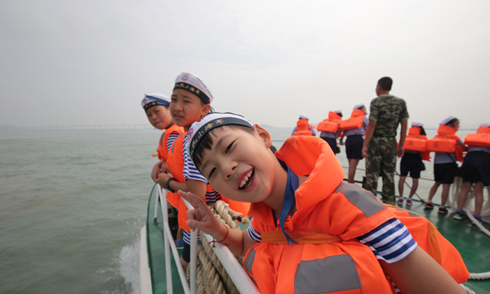 走進海軍感受國防力量