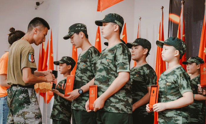 頒發(fā)榮譽