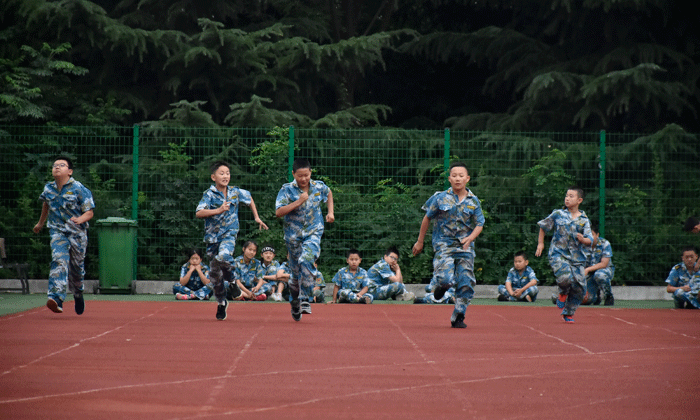 學(xué)員之間相互競爭共同進步