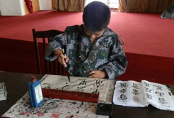 參加上海西點(diǎn)軍事夏令營(yíng)孩子的暑假作業(yè)是怎樣安排？