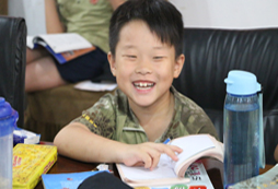 上海西點軍事夏令營明年的暑期課程該怎么預約？