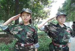 心智不成熟的孩子參加上海西點(diǎn)軍事夏令營(yíng)有用嗎？