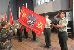 上海西點(diǎn)軍事夏令營(yíng)激發(fā)孩子潛能