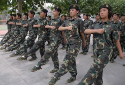 上海西點(diǎn)軍事夏令營(yíng)怎么保障孩子的安全？