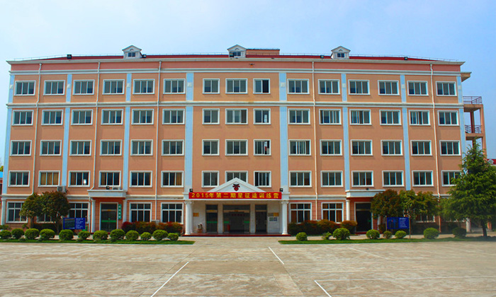 軍事特訓基地