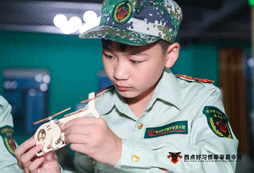 學(xué)員手工制作模型