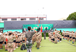 升旗儀式，唱國歌