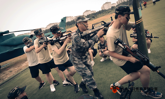 戰(zhàn)場(chǎng)小隊(duì)突擊訓(xùn)練