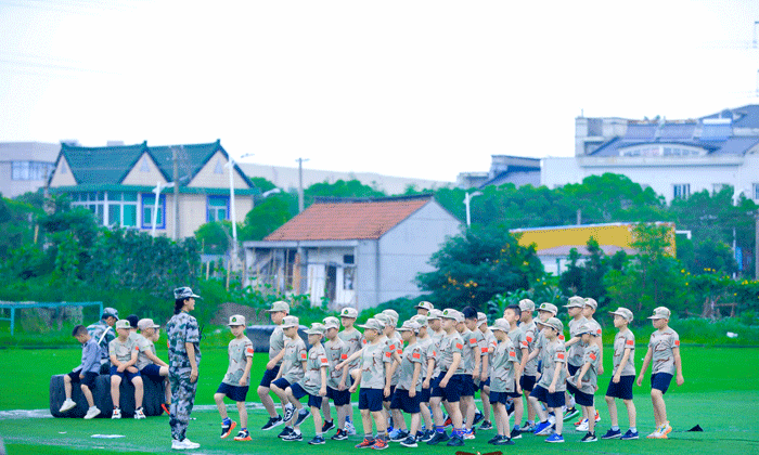 軍事化嚴格訓練