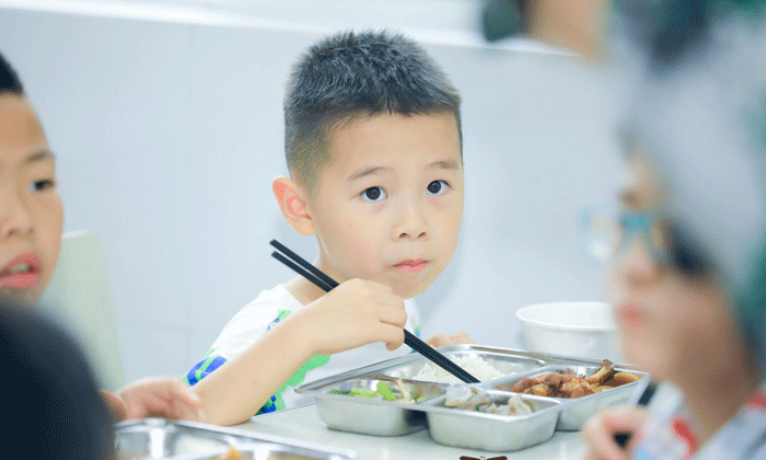 好好吃飯，長(zhǎng)身體