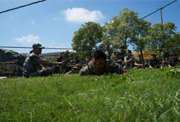 上海西點軍事夏令營教會我勇往直前