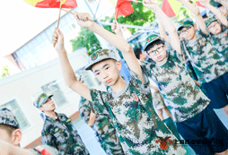 學(xué)員旗語操