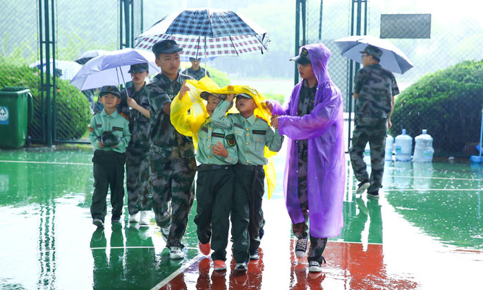 上海軍事夏令營(yíng)七天的價(jià)格