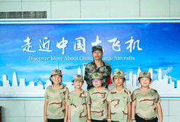 走進(jìn)中國大飛機(jī)