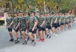 上海西點軍事夏令營讓孩子學(xué)習(xí)與習(xí)慣同步提升