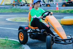 無(wú)動(dòng)力卡車(chē)